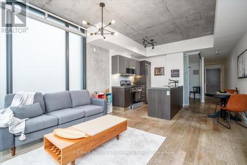 811 - 25 Stafford Street, Toronto, ON - Indoor Photo Showing Living Room