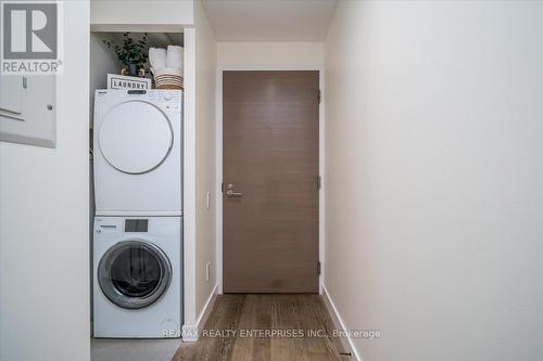 811 - 25 Stafford Street, Toronto, ON - Indoor Photo Showing Laundry Room