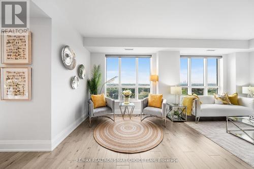 1211 - 100 Harrison Garden Boulevard, Toronto, ON - Indoor Photo Showing Living Room