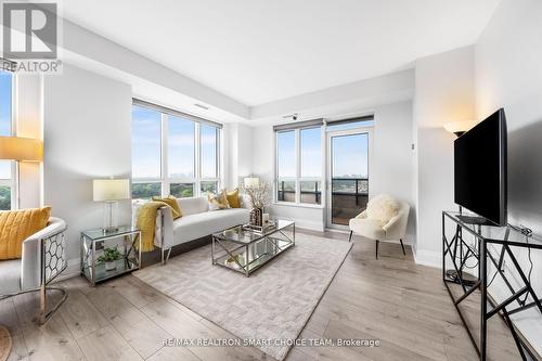 1211 - 100 Harrison Garden Boulevard, Toronto, ON - Indoor Photo Showing Living Room