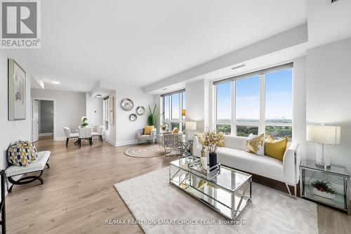 1211 - 100 Harrison Garden Boulevard, Toronto, ON - Indoor Photo Showing Living Room