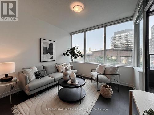 S216 - 120 Bayview Avenue, Toronto, ON - Indoor Photo Showing Living Room