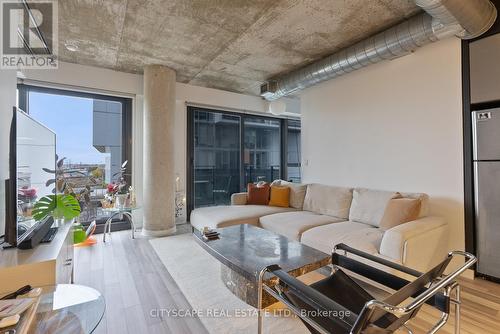 705 - 51 Trolley Crescent, Toronto, ON - Indoor Photo Showing Living Room