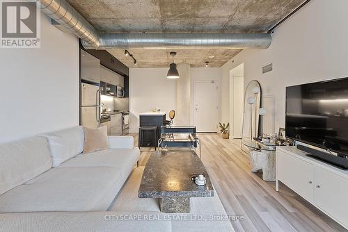 705 - 51 Trolley Crescent, Toronto, ON - Indoor Photo Showing Living Room