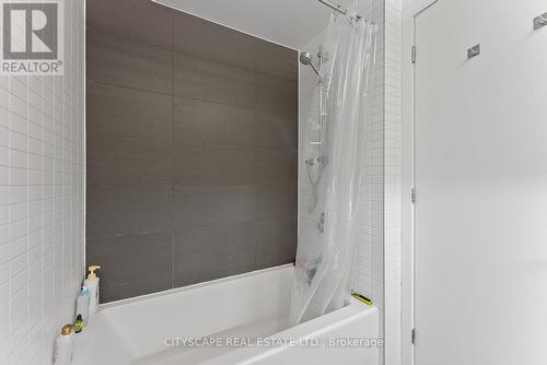 705 - 51 Trolley Crescent, Toronto, ON - Indoor Photo Showing Bathroom