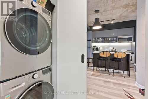 705 - 51 Trolley Crescent, Toronto, ON - Indoor Photo Showing Laundry Room