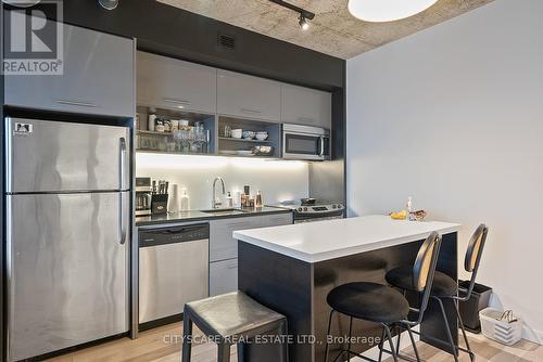 705 - 51 Trolley Crescent, Toronto, ON - Indoor Photo Showing Kitchen With Stainless Steel Kitchen