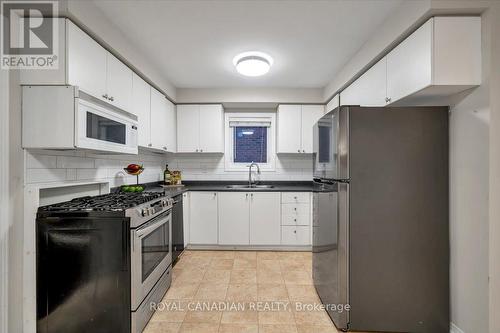 1 Barwick Court E, Whitby, ON - Indoor Photo Showing Kitchen With Double Sink