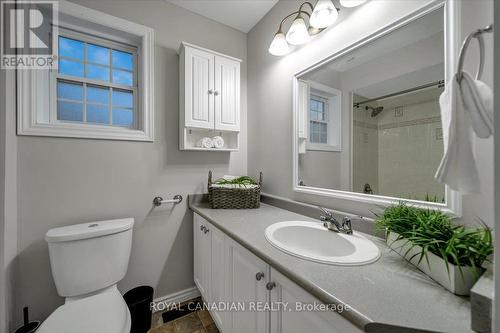 1 Barwick Court E, Whitby, ON - Indoor Photo Showing Bathroom