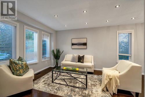 1 Barwick Court E, Whitby, ON - Indoor Photo Showing Living Room