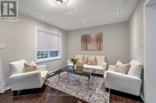 1 Barwick Court E, Whitby, ON - Indoor Photo Showing Living Room