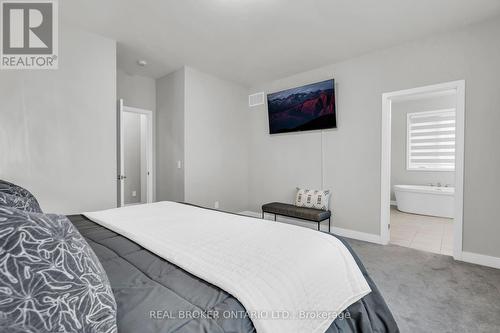 1058 Thompson Drive, Oshawa, ON - Indoor Photo Showing Bedroom