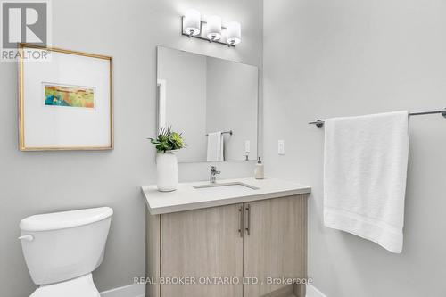 1058 Thompson Drive, Oshawa, ON - Indoor Photo Showing Bathroom