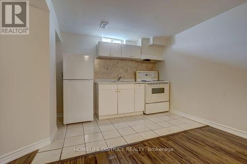 1861 Bainbridge Drive, Pickering, ON - Indoor Photo Showing Kitchen