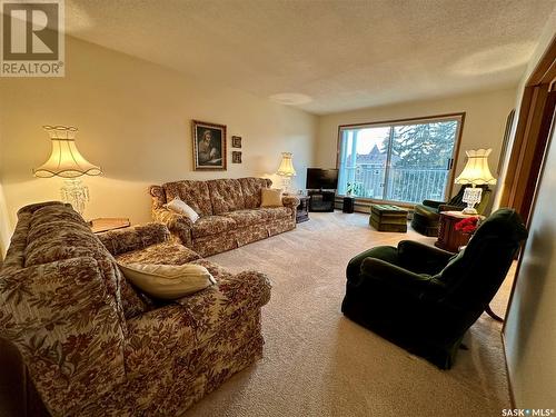 10 1391 98Th Street W, North Battleford, SK - Indoor Photo Showing Living Room