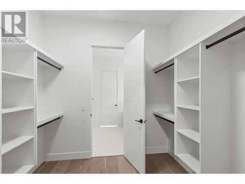 1042 Emslie Street, Kelowna, BC - Indoor With Storage