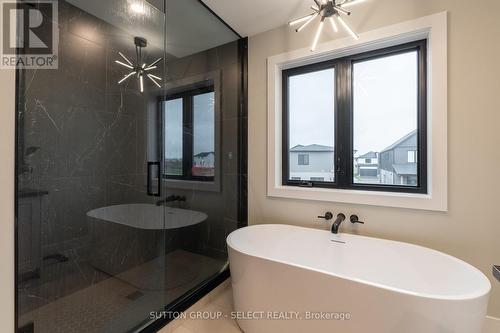 3861 Petalpath Way, London, ON - Indoor Photo Showing Bathroom