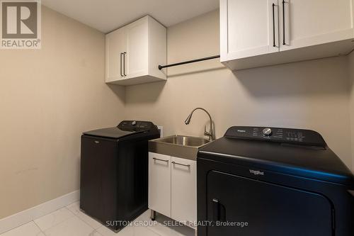 3861 Petalpath Way, London, ON - Indoor Photo Showing Laundry Room