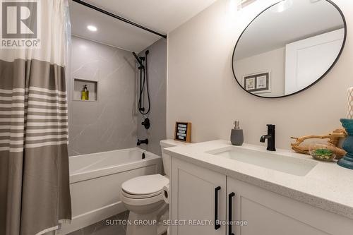 3861 Petalpath Way, London, ON - Indoor Photo Showing Bathroom