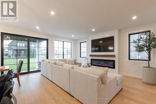 3861 Petalpath Way, London, ON - Indoor Photo Showing Living Room With Fireplace