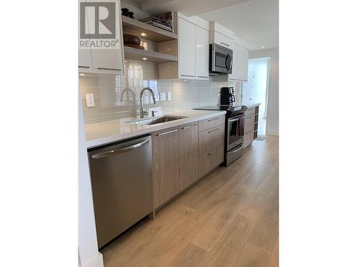 3102 183 Keefer Place, Vancouver, BC - Indoor Photo Showing Kitchen With Stainless Steel Kitchen