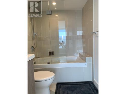 3102 183 Keefer Place, Vancouver, BC - Indoor Photo Showing Bathroom