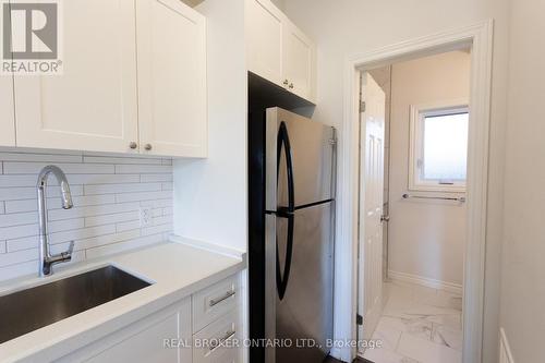 1B - 164 Heiman Street, Kitchener, ON - Indoor Photo Showing Kitchen