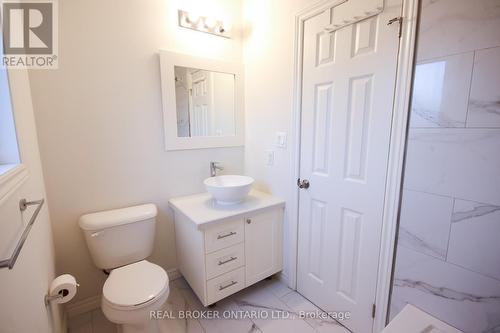 1B - 164 Heiman Street, Kitchener, ON - Indoor Photo Showing Bathroom