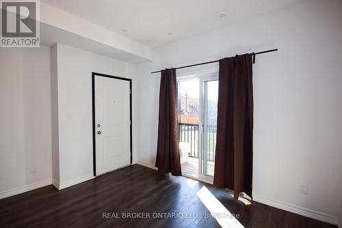 1B - 164 Heiman Street, Kitchener, ON - Indoor Photo Showing Other Room