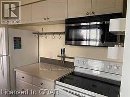 901 - 358 Waterloo Avenue, Guelph, ON - Indoor Photo Showing Kitchen