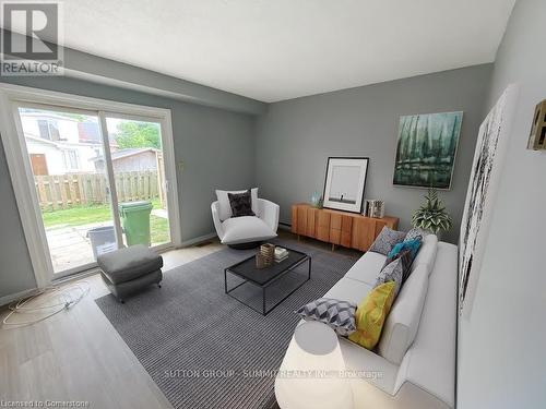 264 - 100 Brownleigh Avenue, Welland, ON - Indoor Photo Showing Living Room