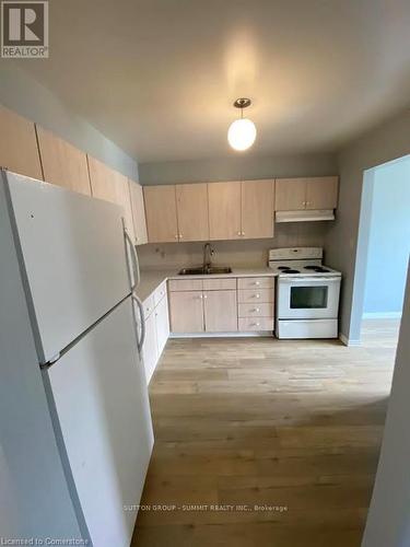 264 - 100 Brownleigh Avenue, Welland, ON - Indoor Photo Showing Kitchen