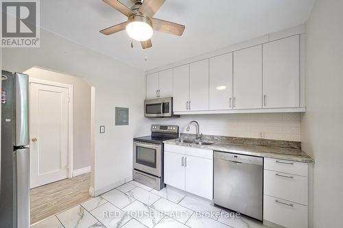 6 - 75 East Street S, Hamilton, ON - Indoor Photo Showing Kitchen