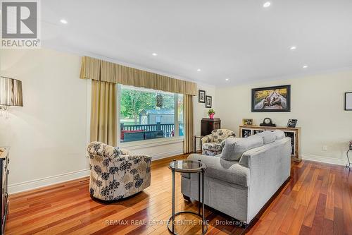 3 Springview Court, East Garafraxa, ON - Indoor Photo Showing Living Room