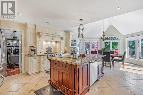 3 Springview Court, East Garafraxa, ON - Indoor Photo Showing Kitchen With Upgraded Kitchen