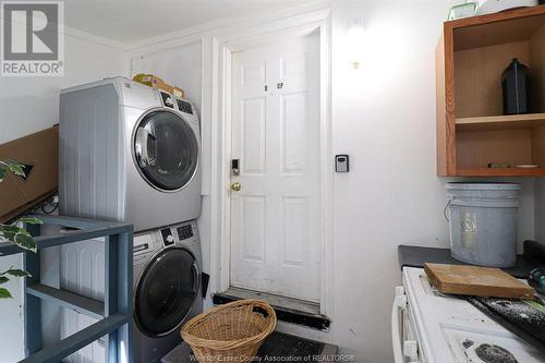 1129 Drouillard, Windsor, ON - Indoor Photo Showing Laundry Room