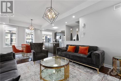 303 Citrine Street, Ottawa, ON - Indoor Photo Showing Living Room