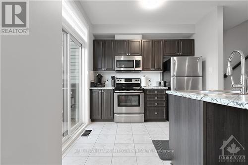 303 Citrine Street, Ottawa, ON - Indoor Photo Showing Kitchen