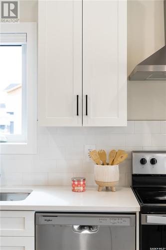 186 Kostiuk Crescent, Saskatoon, SK - Indoor Photo Showing Kitchen