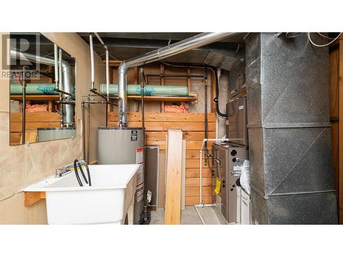 205 5Th Avenue N, Creston, BC - Indoor Photo Showing Basement