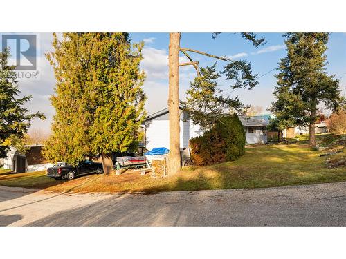 205 5Th Avenue N, Creston, BC - Outdoor