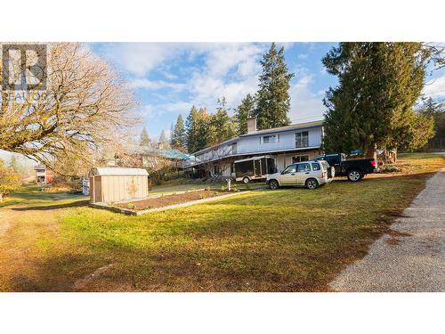 205 5Th Avenue N, Creston, BC - Outdoor