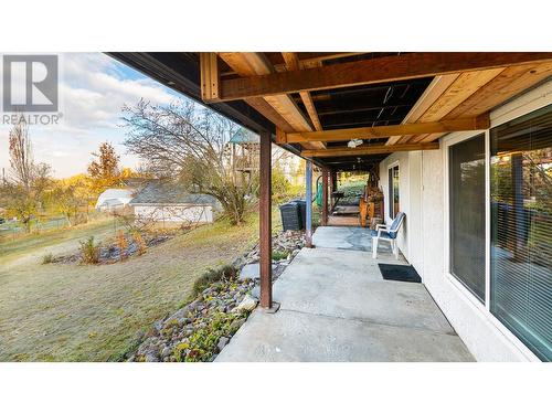 205 5Th Avenue N, Creston, BC - Outdoor With Exterior