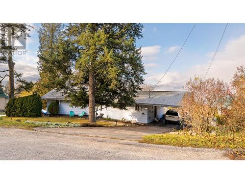 205 5Th Avenue N, Creston, BC - Outdoor