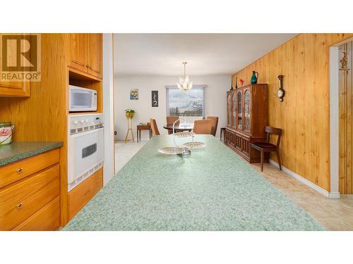 205 5Th Avenue N, Creston, BC - Indoor