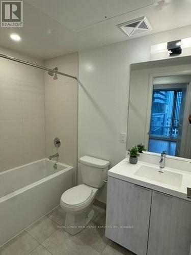 1009 - 8 Widmer Street, Toronto, ON - Indoor Photo Showing Bathroom