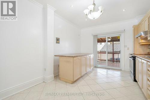 213 Symington Avenue, Toronto, ON - Indoor Photo Showing Kitchen