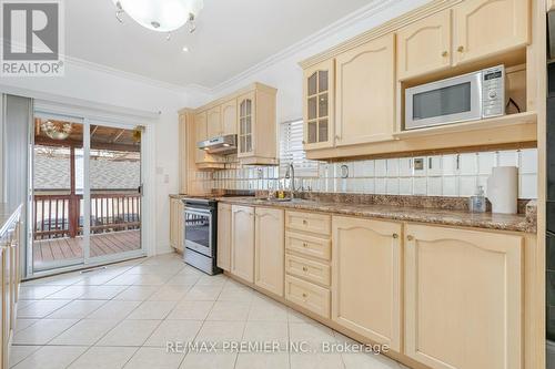 213 Symington Avenue, Toronto, ON - Indoor Photo Showing Kitchen