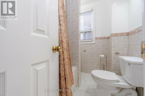 213 Symington Avenue, Toronto, ON - Indoor Photo Showing Bathroom