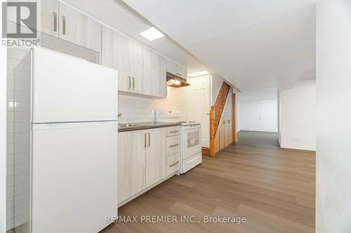 213 Symington Avenue, Toronto, ON - Indoor Photo Showing Kitchen